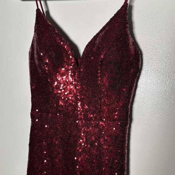 B. Smart Burgundy V-Neck Sequin Formal Gown - size XS-S - Picture 5 of 9